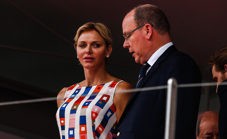 Charlene i Alberto de Mònaco presideixen amb elegància la gala benèfica de la Creu Roja
