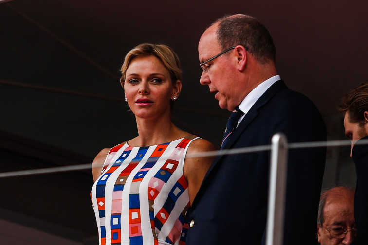 Charlene i Alberto de Mònaco presideixen amb elegància la gala benèfica de la Creu Roja