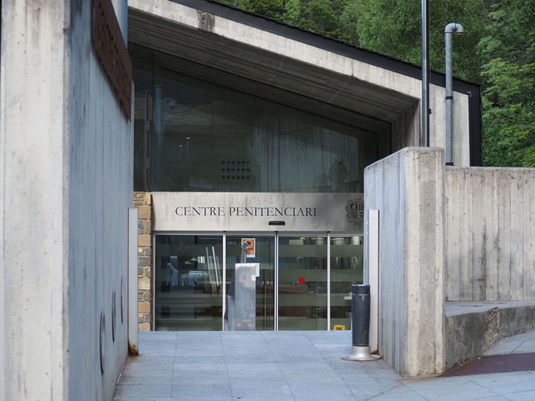 Els copríncipes d'Andorra aproven un indult de sis mesos per a condemnes de delictes menors
