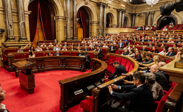 Duel dialèctic en el Parlament: Salvador Illa i Alejandro Fernández xoquen pel concepte de 