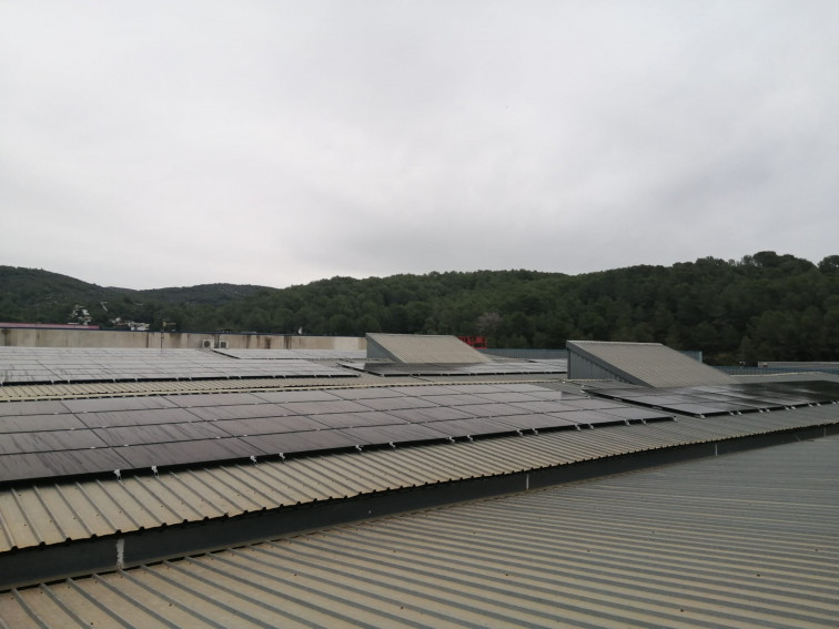 Les famílies de Sitges estalvien fins a 210 euros anuals en llum gràcies a la seva Comunitat Energètica Pública