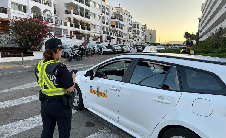 Detectat un taxi de Barcelona operant de manera il·legal en el municipi d'Eivissa