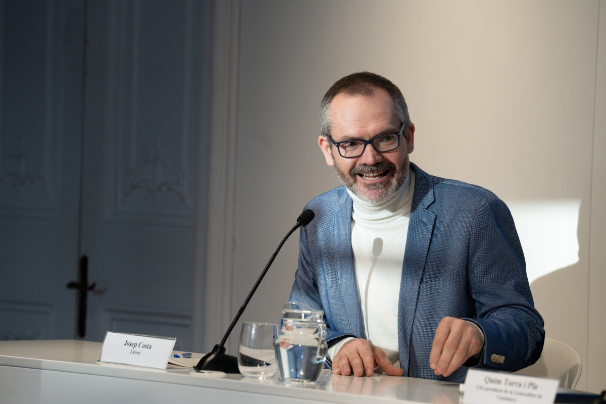 Archivo - El exvicepresidente primero del Parlament, Josep Costa, ofrece una rueda de prensa sobre espionaje político con Pegasus, en el Col·legi de Periodistes de Catalunya, a 6 de febrero de 2025,
