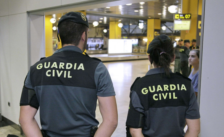 Detingut en l'Aeroport de Barcelona amb gairebé 4.000 paquets de tabac de contraban