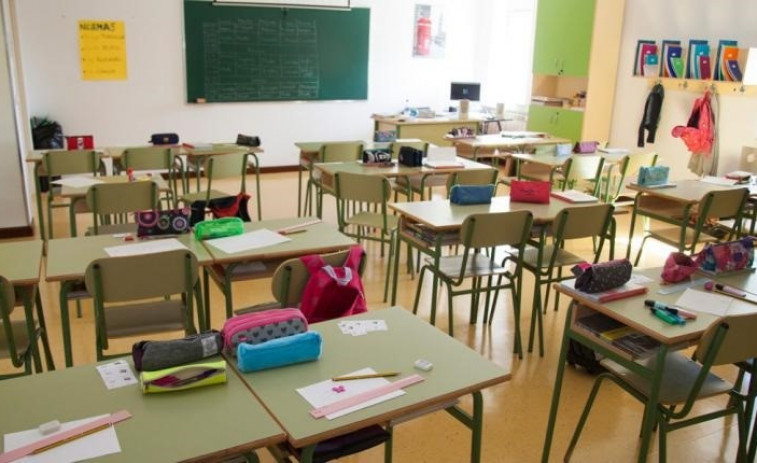 El sistema educatiu català en crisi: La paralització de 57.000 places docents exposa un model fallit