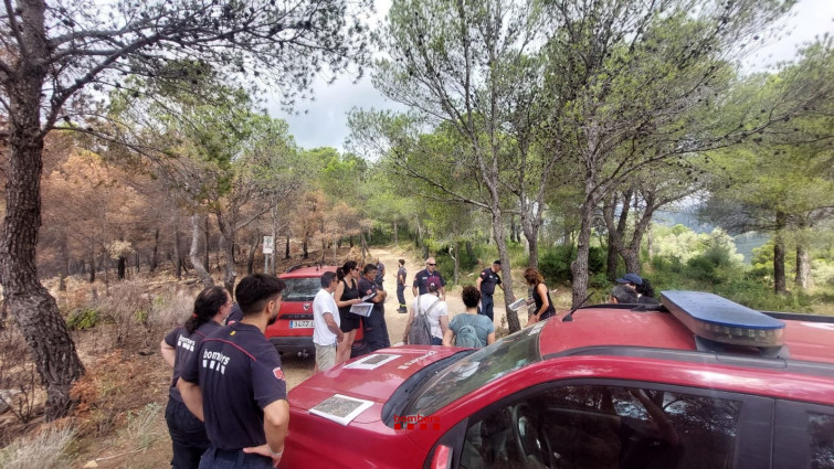 Anàlisi post-incendio del Paüls: bombers de la Generalitat estudien imatges del terreny per a perfeccionar la seva actuació
