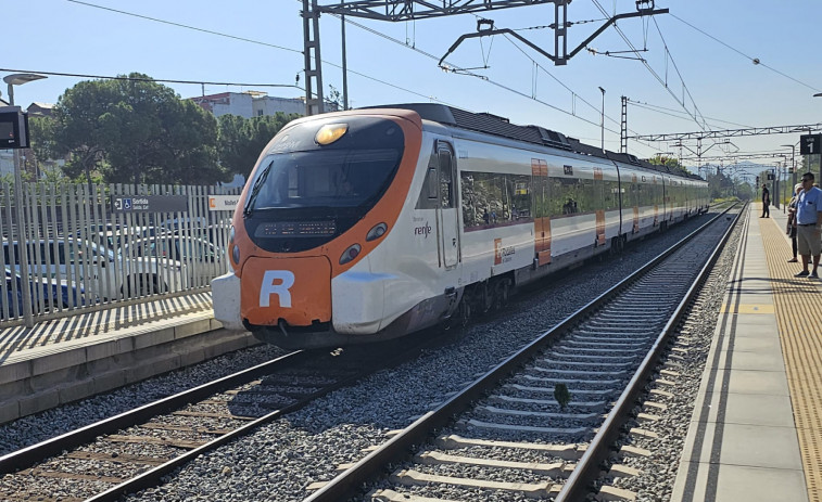 Retards en  línies de Rodalies per avaria al Prat