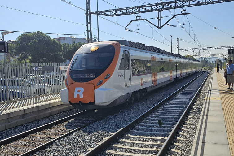Retards en  línies de Rodalies per avaria al Prat