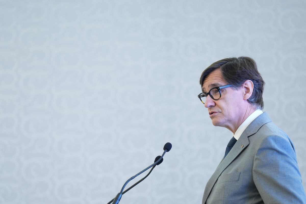 El presidente de la Generalitat de Catalunya, Salvador Illa, interviene durante la 6ª edición de MedCat Days, en el Palau Pedralbes, a 9 de julio de 2025, en Barcelona, Catalunya (España).