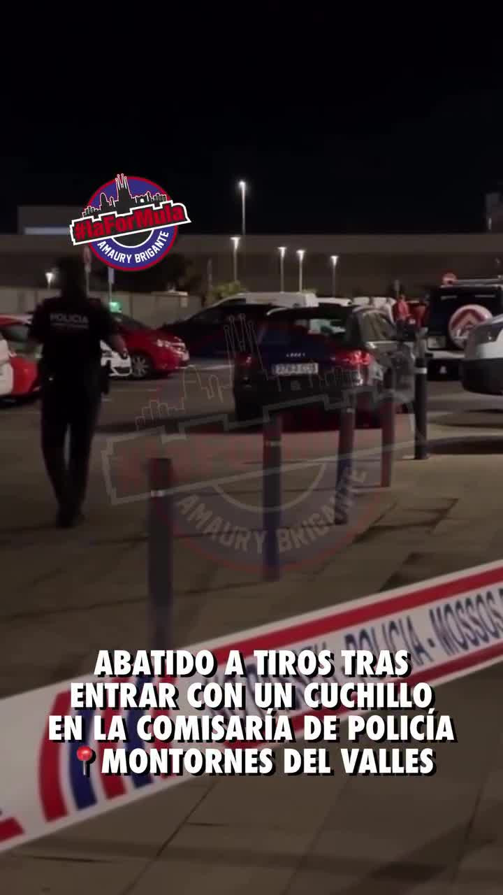 Abatido a tiros a un hombre que ha entrado armado con un cuchillo en la comisaría de policía de