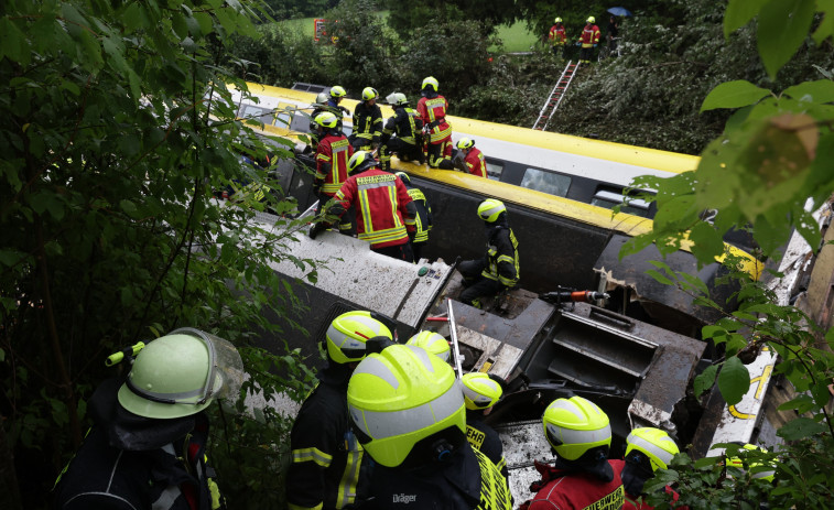 Un descarrilament de tren a Alemanya deixa almenys tres morts i desenes de ferits