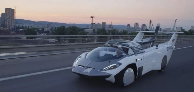 El cotxe volador AirCar estarà disponible en 2026