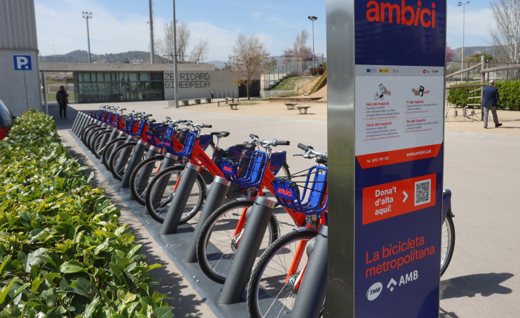 El servei de bicicleta pública AMBici amplia el seu horari nocturn fins a les 2 de la matinada