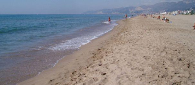 Mor ofegat un home de 54 anys a la platja del Cap de Sant Pere, a Cambrils