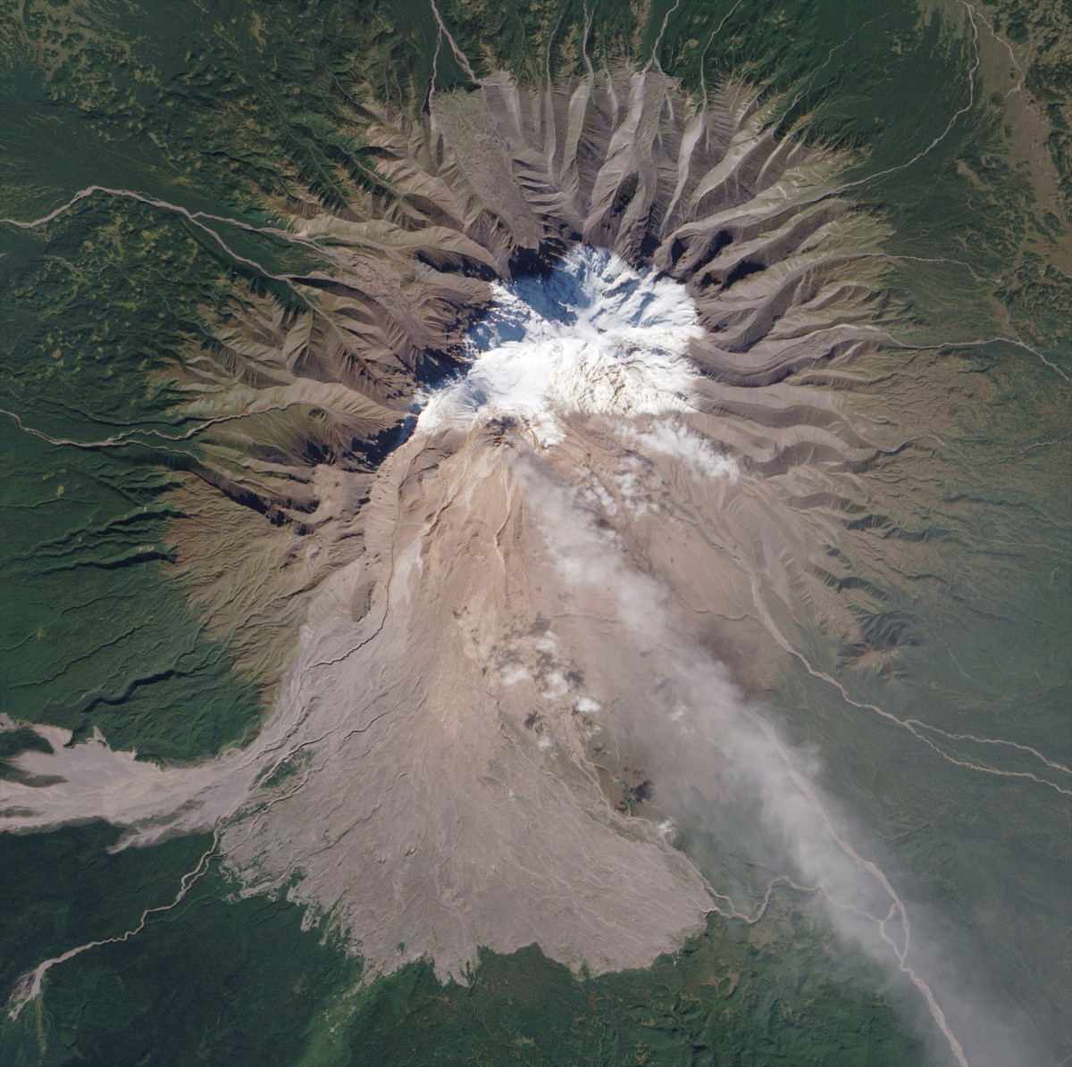 EuropaPress 5110986 volcan shiveluch situado peninsula kamchatka rusia