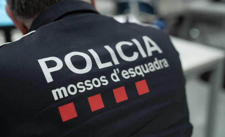 Els Mossos i la Generalitat uneixen forces contra empreses d'aparcament Il·legals en l'Aeroport de Barcelona