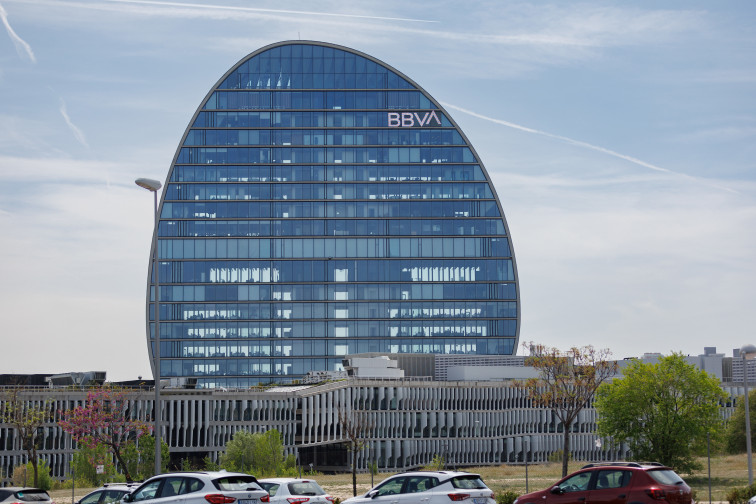 Nou gir en l'OPA de BBVA sobre Sabadell: Què suposa i com afectarà els accionistes?