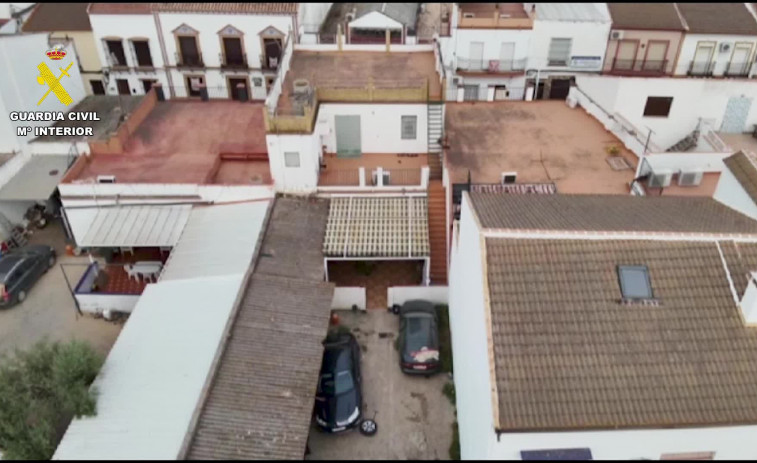 Vídeo: la Guàrdia Civil deté a un pròfug després d'una  persecució pels terrats
