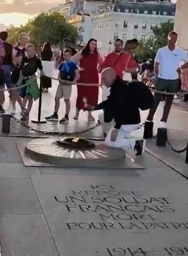 Arrestat a París per profanar la Tomba del Soldat Desconegut