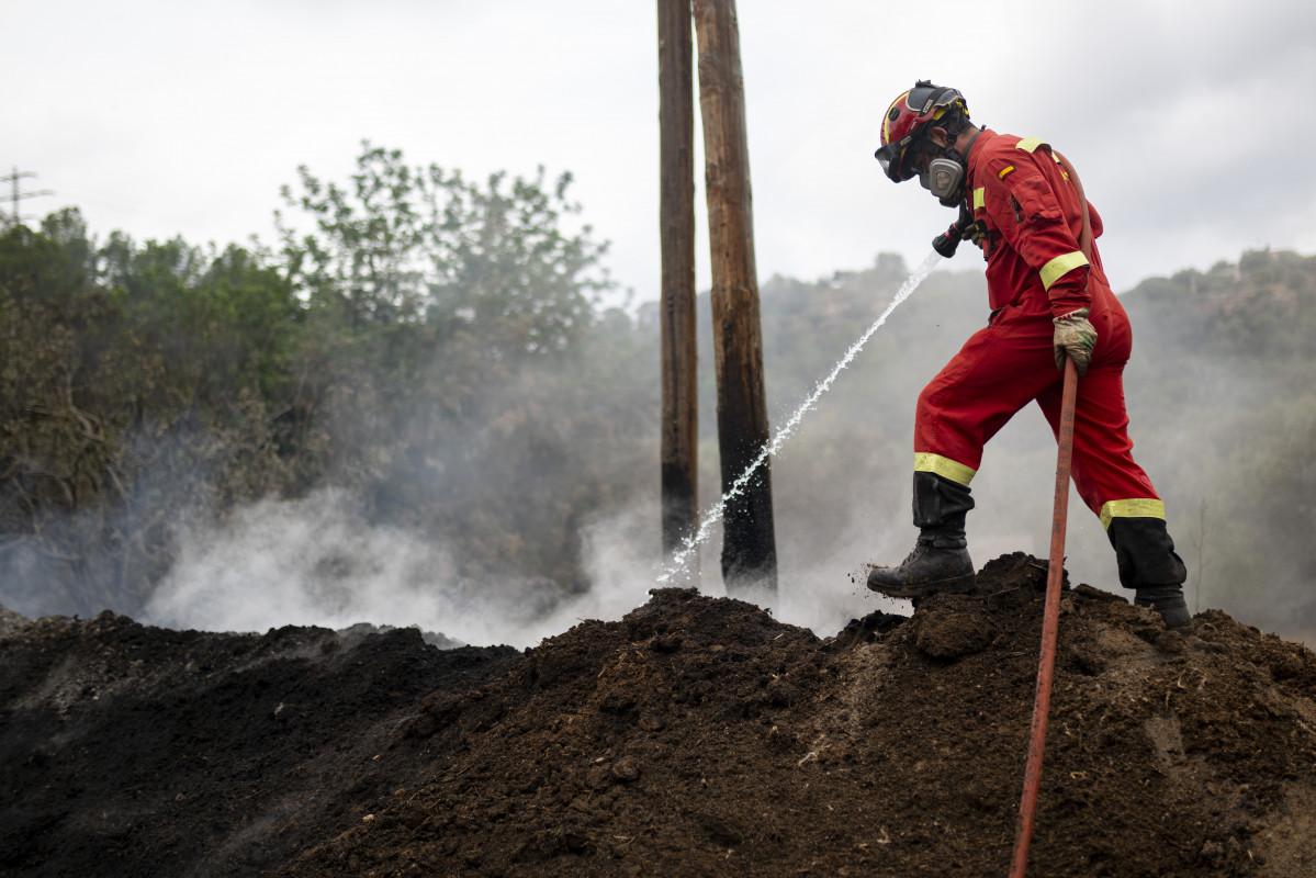 EuropaPress 6848844 efectivos ume trabajan zona afectada incendio julio 2025 xerta tarragona