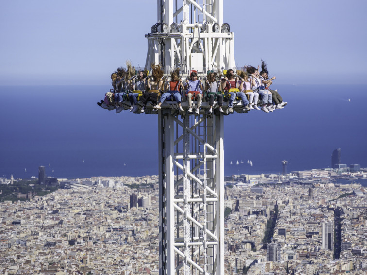 Entrada gratis per a menors de 30 a la caiguda lliure Merlí del Tibidabo