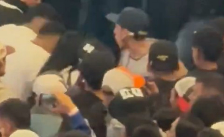 VÍDEO:  una baralla massiva entre fans en el Movistar Sorra obliga a cancel·lar el concert