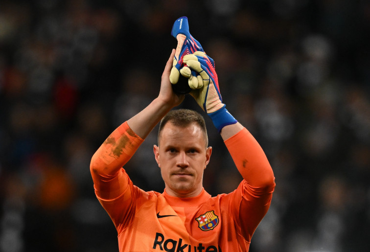 El terratrèmol que sacseja al Camp Nou: Ter Stegen perd el braçalet en un acte sense precedents