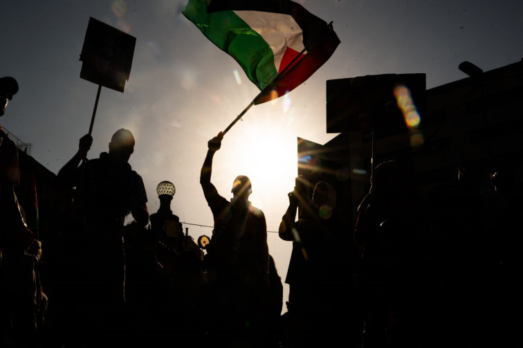 Barcelona reuneix a gairebé 2.500 persones en massiva protesta pels atacs a Gaza