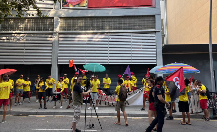 Els socorristes demanen responsabilitat a l'Ajuntament de Barcelona perquè les platges 