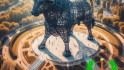 El colossal monument taurí de 300 metres busca una llar