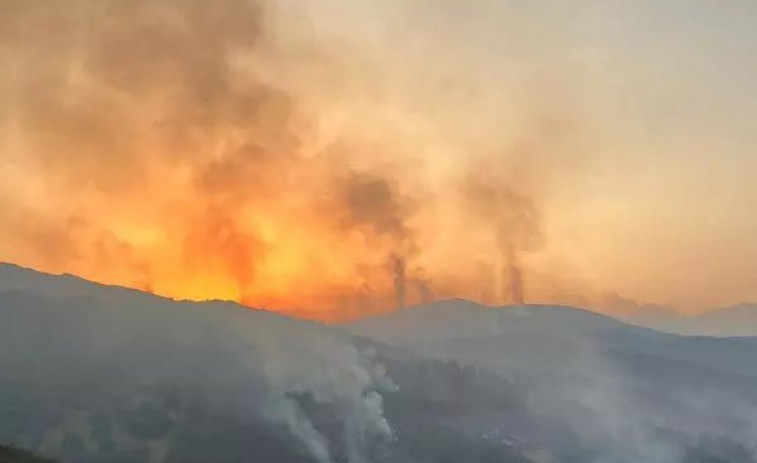 Imatges impactants dels incendis: Les Medul·les, Tarifa i Tres Cantos, amb un mort, en màxima alerta