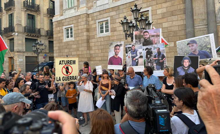Barcelona clama per Gaza: un miler de periodistes exigeixen justícia per als seus companys assassinats