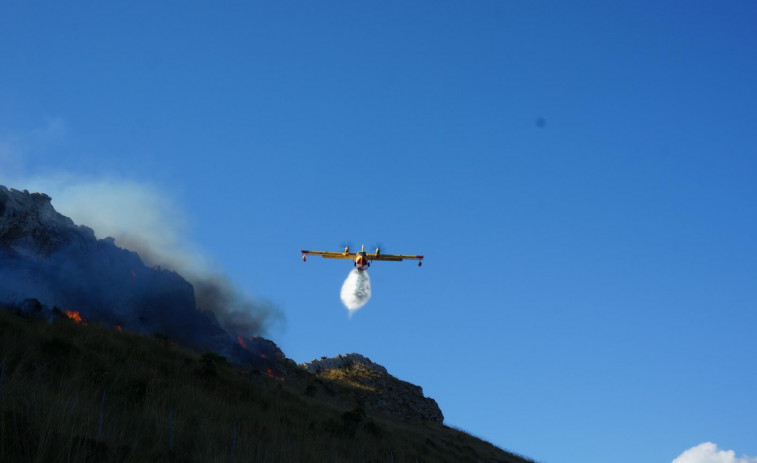 La UE envia dos avions per a prevenir una escalada dels incendis a Espanya