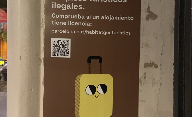 Cartells amb QR en els portals: la nova eina de Barcelona per a denunciar pisos turístics il·legals