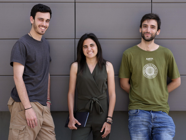 Un WhatsApp pensat per a la gent gran: missatges clars, llegibles i sense embolics