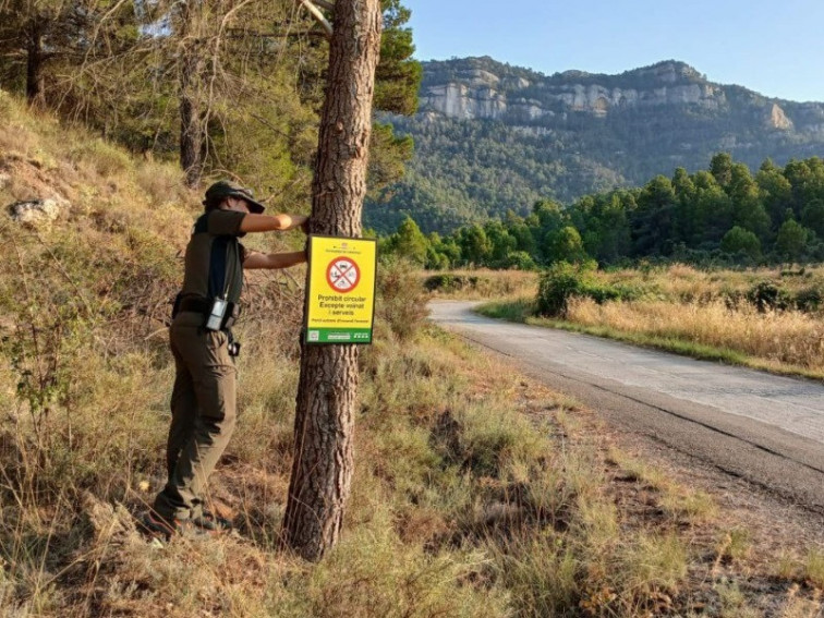 9 espais naturals romanen tancats a Catalunya per risc d'incendis aquest dilluns