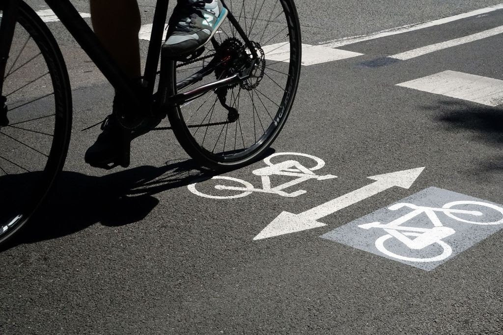 Son los primeros trabajos de las nuevas actuaciones impulsadas por el Ayuntamiento que permitirán crear 32,6 nuevos kilómetros de carril bici