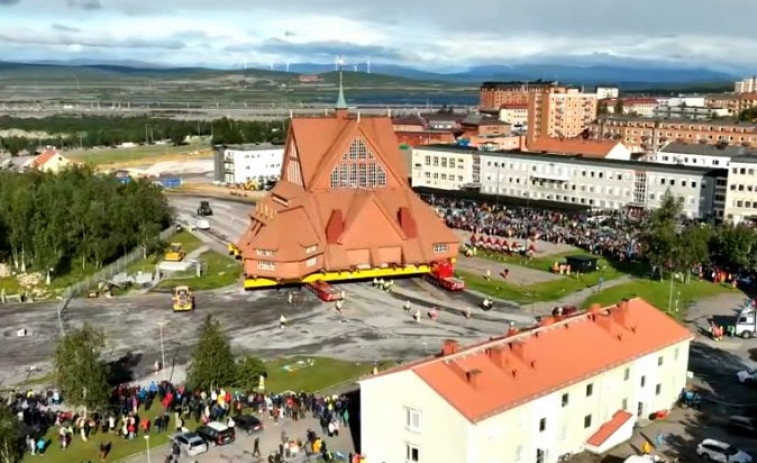VÍDEO: L'èpic trasllat d'una església sencera per a salvar-la de la major mina de ferro del món