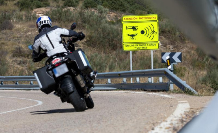 Si circules amb moto o bici, això t'interessa: la DGT canvia les regles del joc