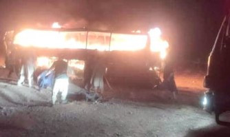L'accident i l'incendi d'autobús a l'Afganistan deixen un saldo de 79 morts