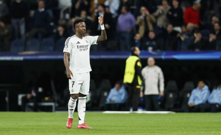 Entre Vinicius i Franco: el Bernabéu dividit entre la lluita contra el racisme i la nostàlgia franquista