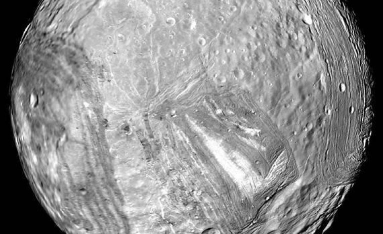 Astrònoms detecten una lluna invisible que es va mantenir oculta durant dècades