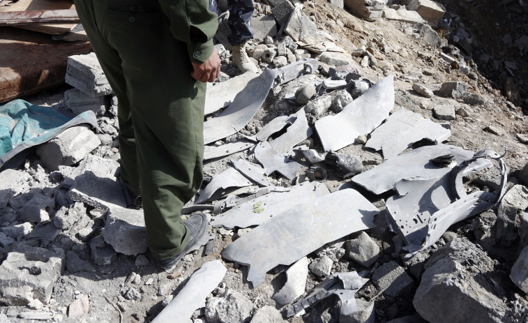 Israel llança una onada d'atacs contra el Iemen després de l'impacte d'un míssil de dispersió houthi