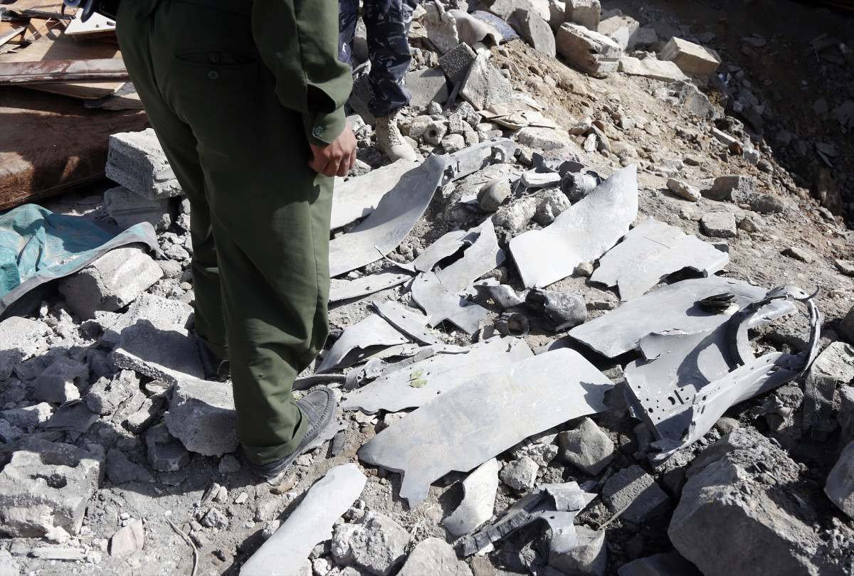 EuropaPress 6913975 sanaa april 2025    forensic evidence member stands by the wreckage of