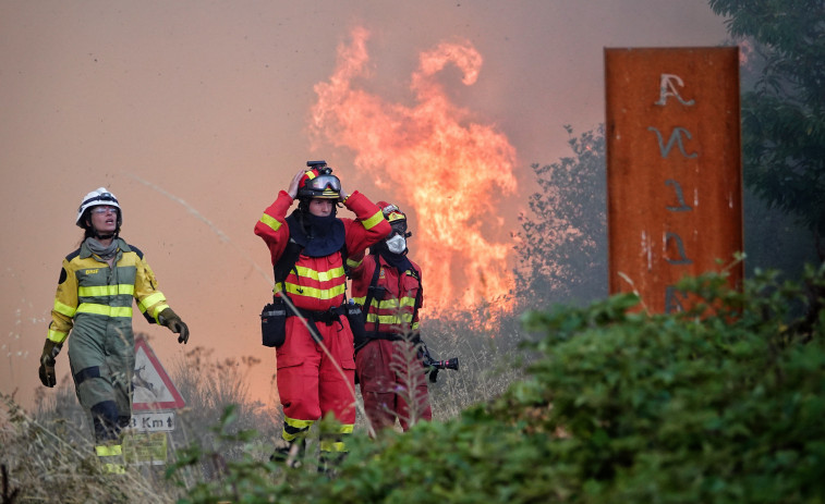 Els incendis deixen aquest diumenge gairebé 300 evacuats en diferents punts de la província de Lleó