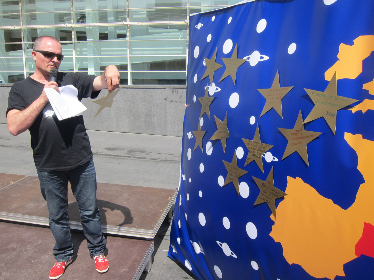Archivo - El actor Toni Albà, alter ego del Rey, apoya la campaña europea de ERC
