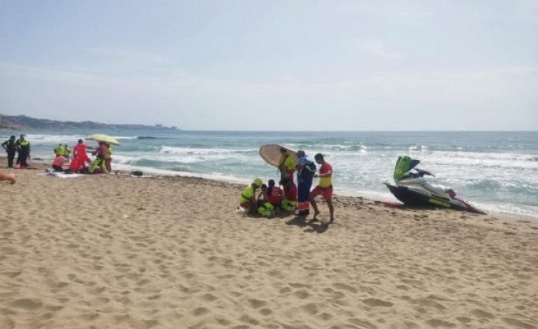 Les platges de Badalona i Arenys de Mar reobren després de les restriccions per l'aigua