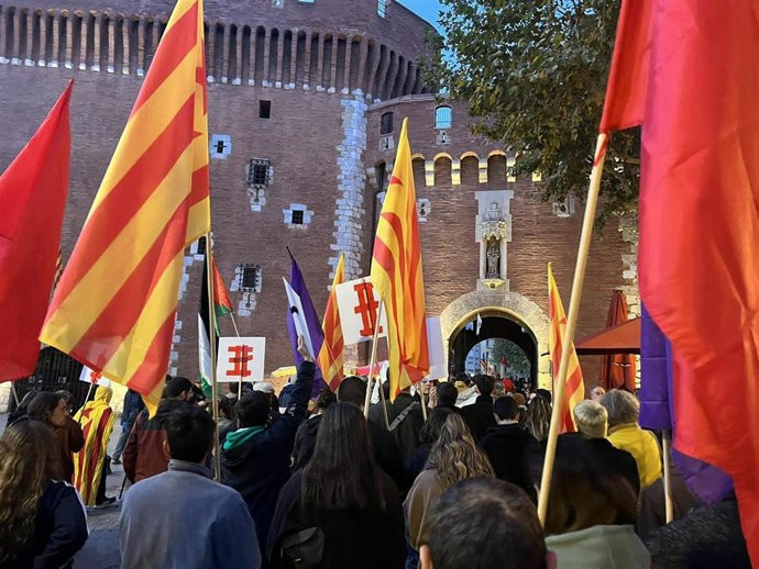 El català genera conflicte a França: Catalunya Nord demana la seva oficialitat