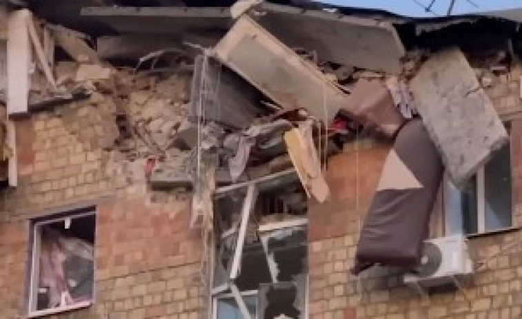 VÍDEO| Míssils russos deixen a Kíev almenys 14 morts, incloent un nen