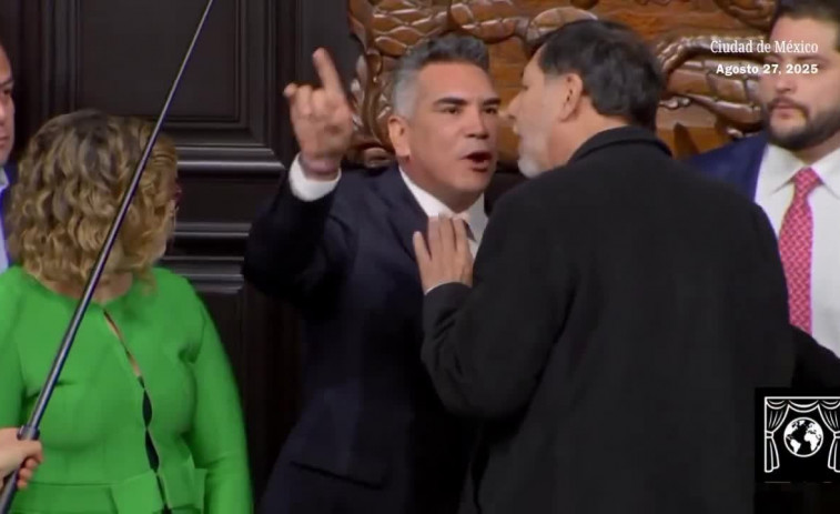 Vídeo | El ple del Senat de Mèxic es transforma en un ring de boxa entre el president i el líder del PRI